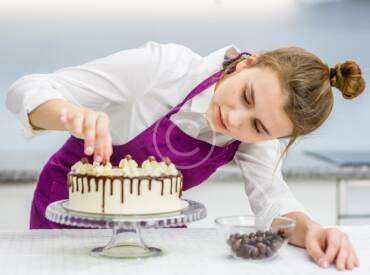 The art of decorating cakes: modern cake designs