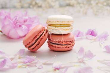 Elegant desserts are a perfect gift for elegant events