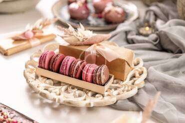 The art of making macarons as the best gift